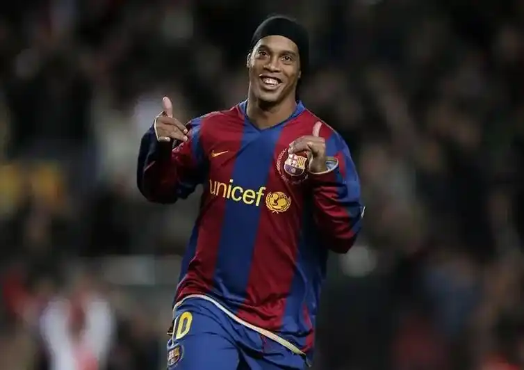 都应秉持尊 都应秉持尊